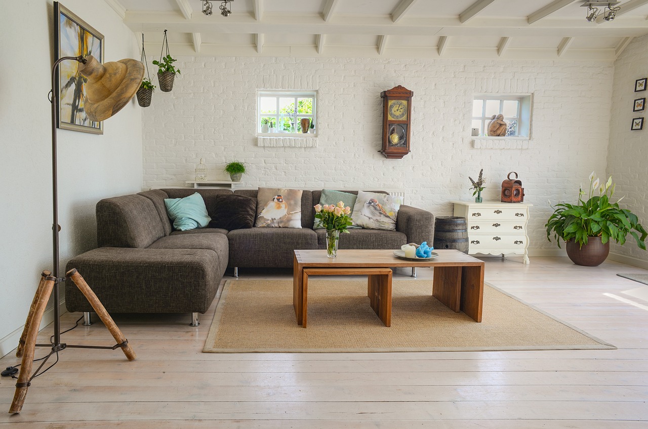 Minimalistische badkamer met stijlvolle accessoires. Minimalistische badkamer met stijlvolle accessoires.